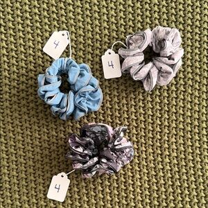lululemon scrunchie bundle.